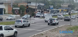 Acidente envolve três veículos na BR-116, em Caxias do Sul