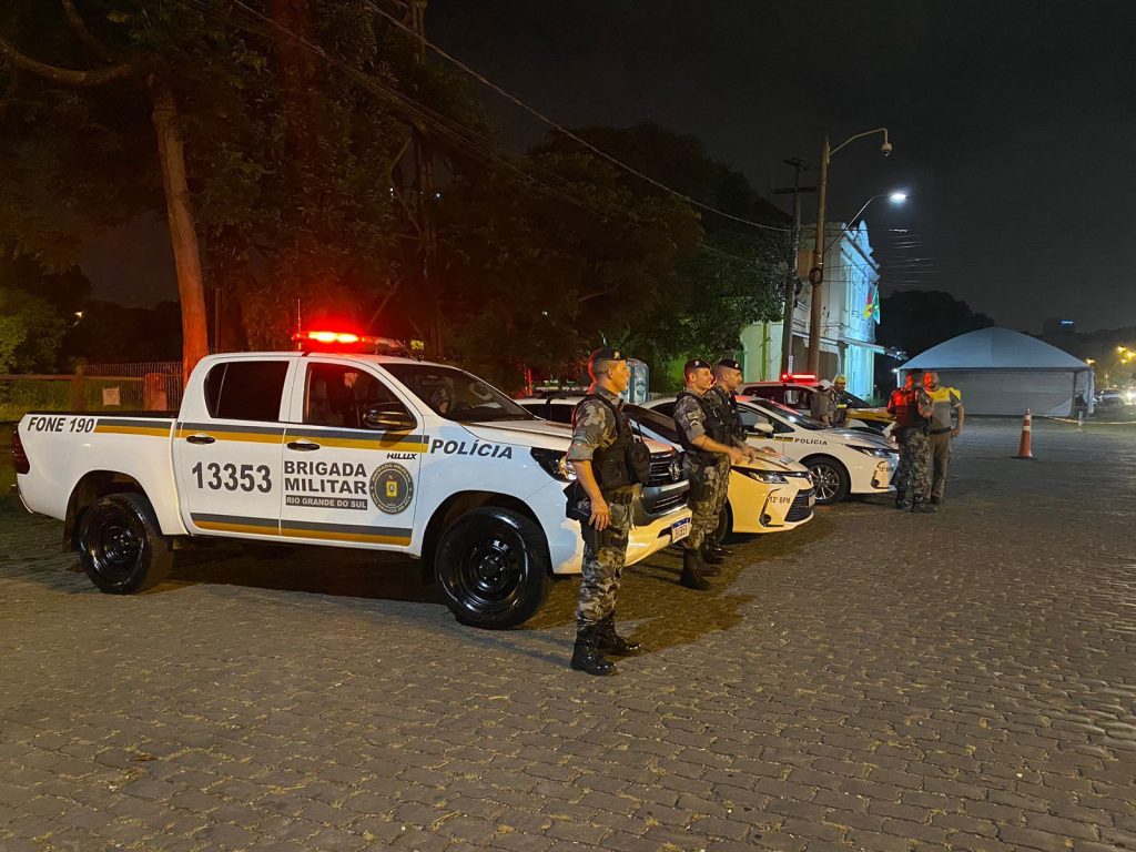 Operação recolhe 13 veículos na Estação Férrea, em Caxias do Sul