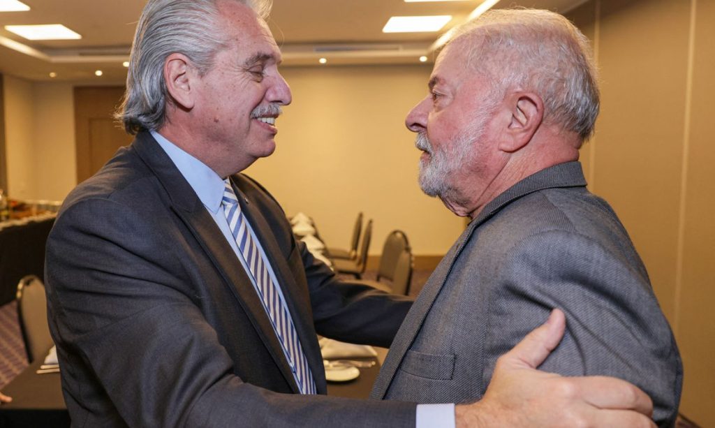 LULA VIAGEM