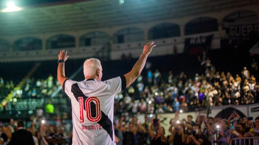 Começa o velório de Roberto Dinamite