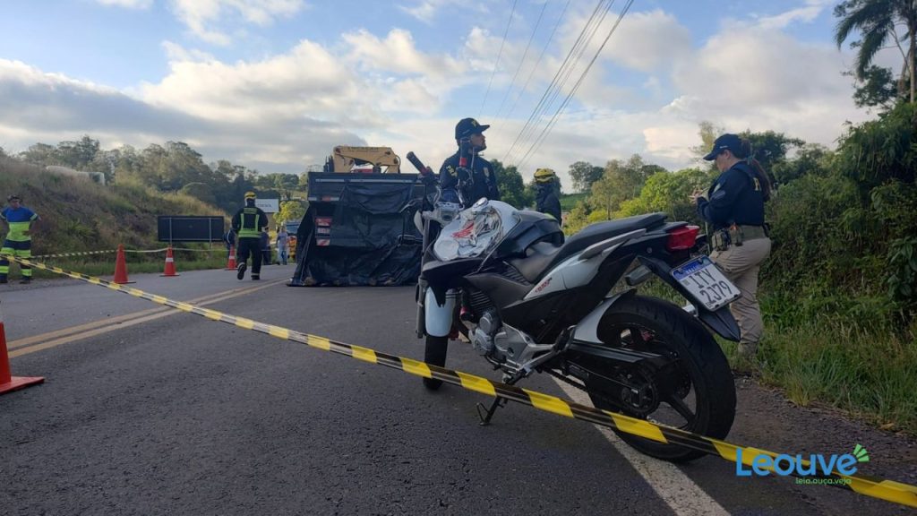 Motociclista morre após colisão em caminhão na BR-470, em Barão