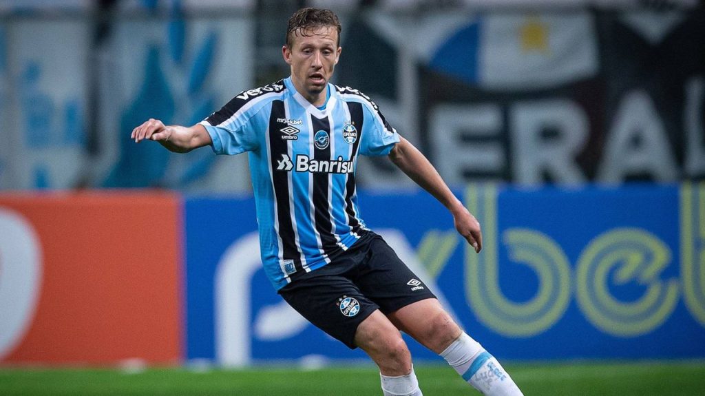 LUCAS LEIVA
