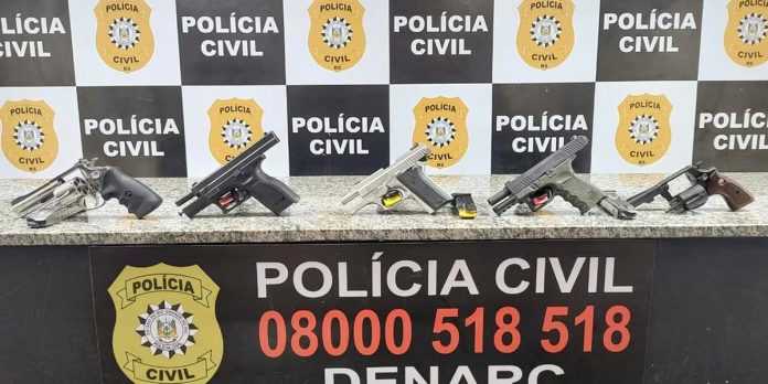 Tele-entrega de fast food armazenava armamento, em Porto Alegre