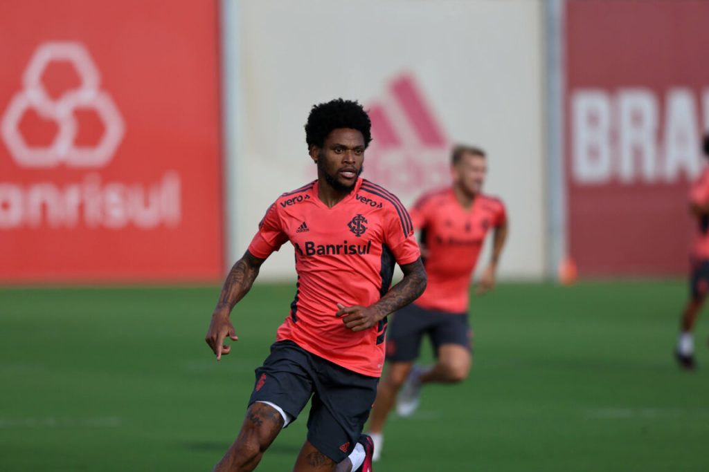 LUIZ ADRIANO