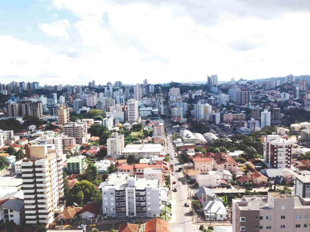 Com os números, município alcançou o 10º melhor desempenho no Estado