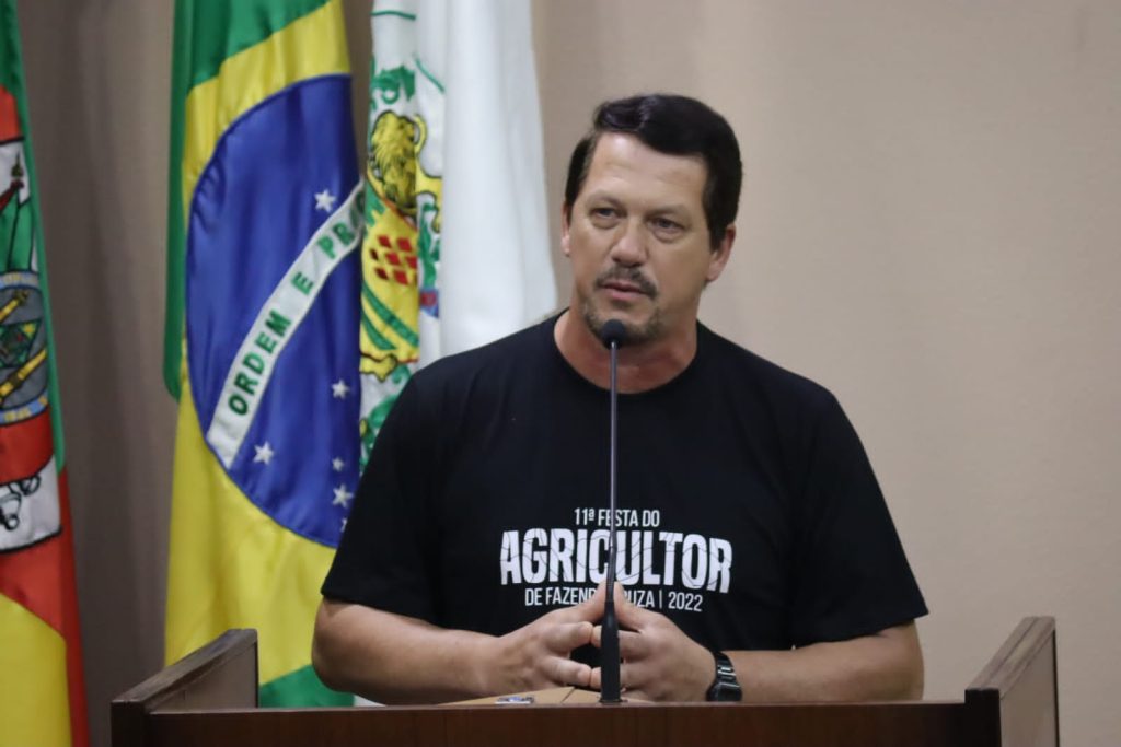 Fantinel afirma que prefeito Adiló irá lhe ajudar no processo de cassação de mandato na Câmara de Vereadores de Caxias do Sul
