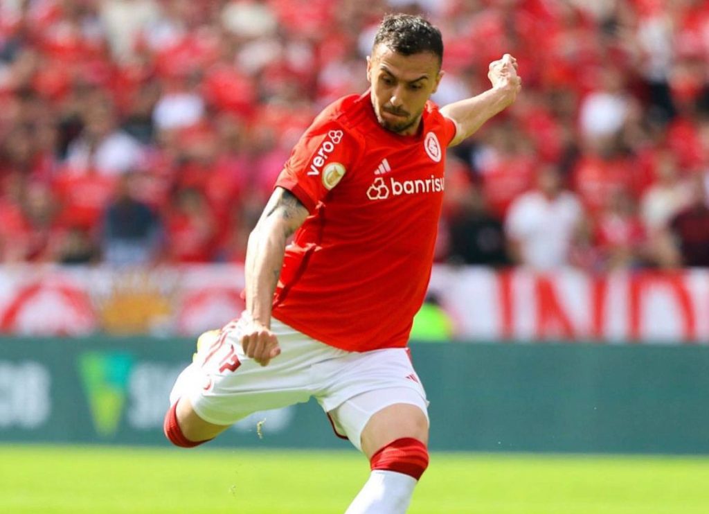 Gustavo Campanharo foi titular pela primeira vez no último domingo Gustavo Campanharo foi titular pela primeira vez no último domingo