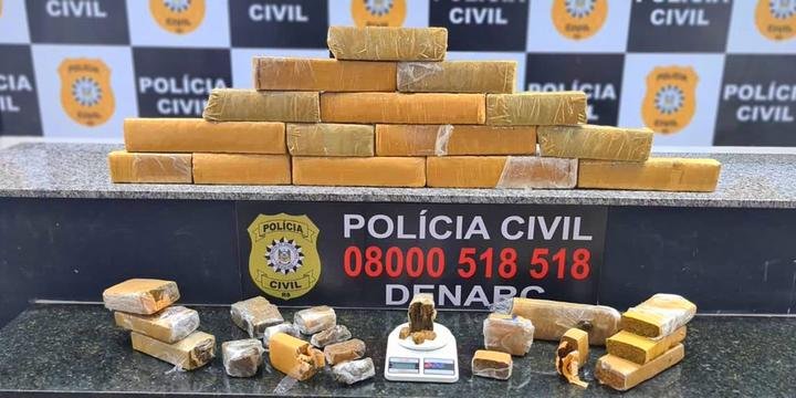 Denarc investiga responsáveis pelos 20 quilos de maconha apreendidos, em Alvorada