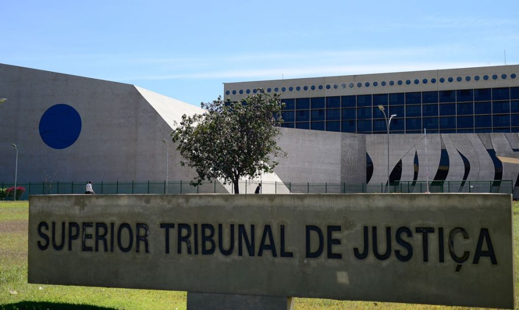 STJ decide que salário pode ser penhorado para pagar dívidas
