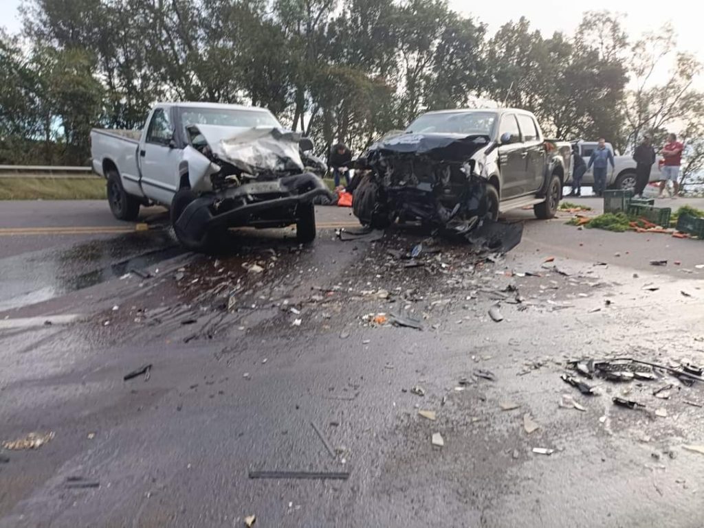 Duas pessoas ficam feridas em acidente na ERS-122, em Flores da Cunha