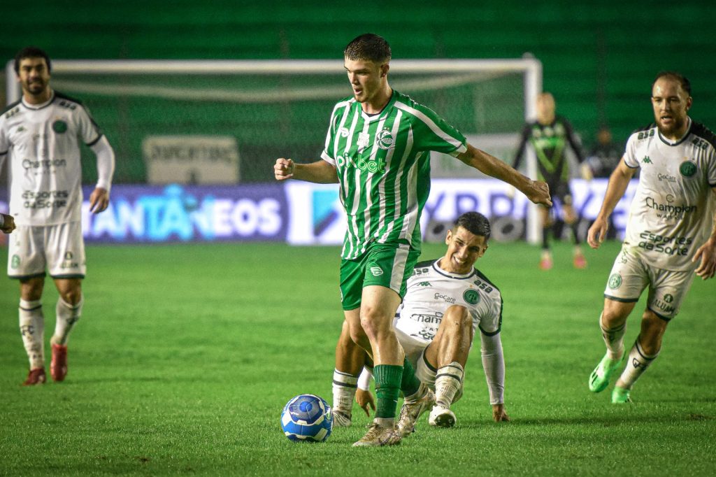 Guilherme Ghering pode ser novamente titular