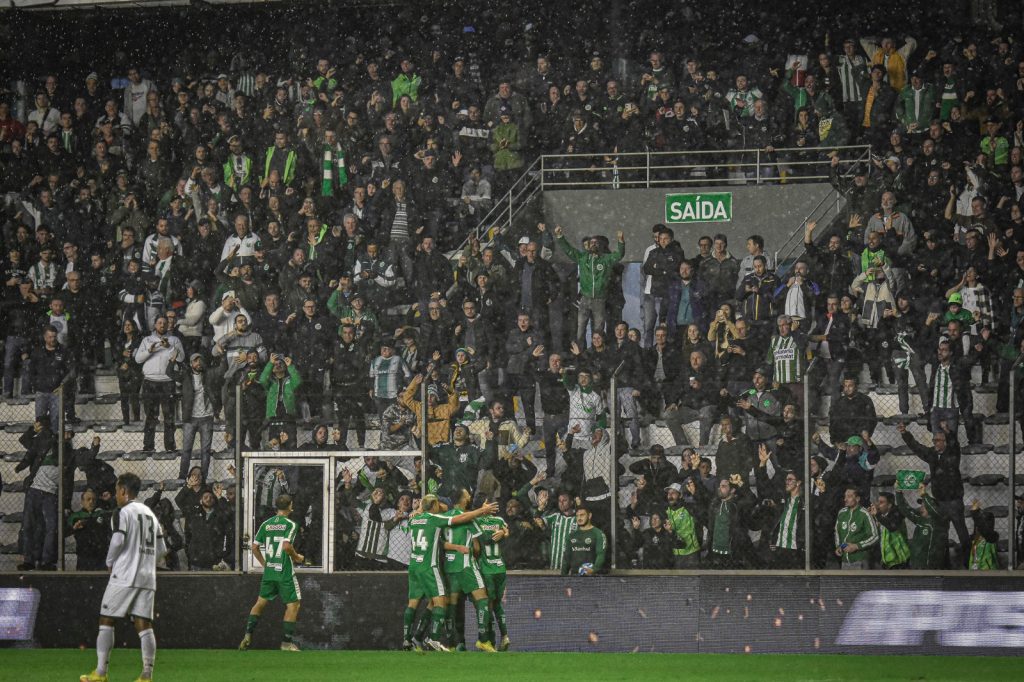 Sampaio Corrêa ainda não venceu na Série B