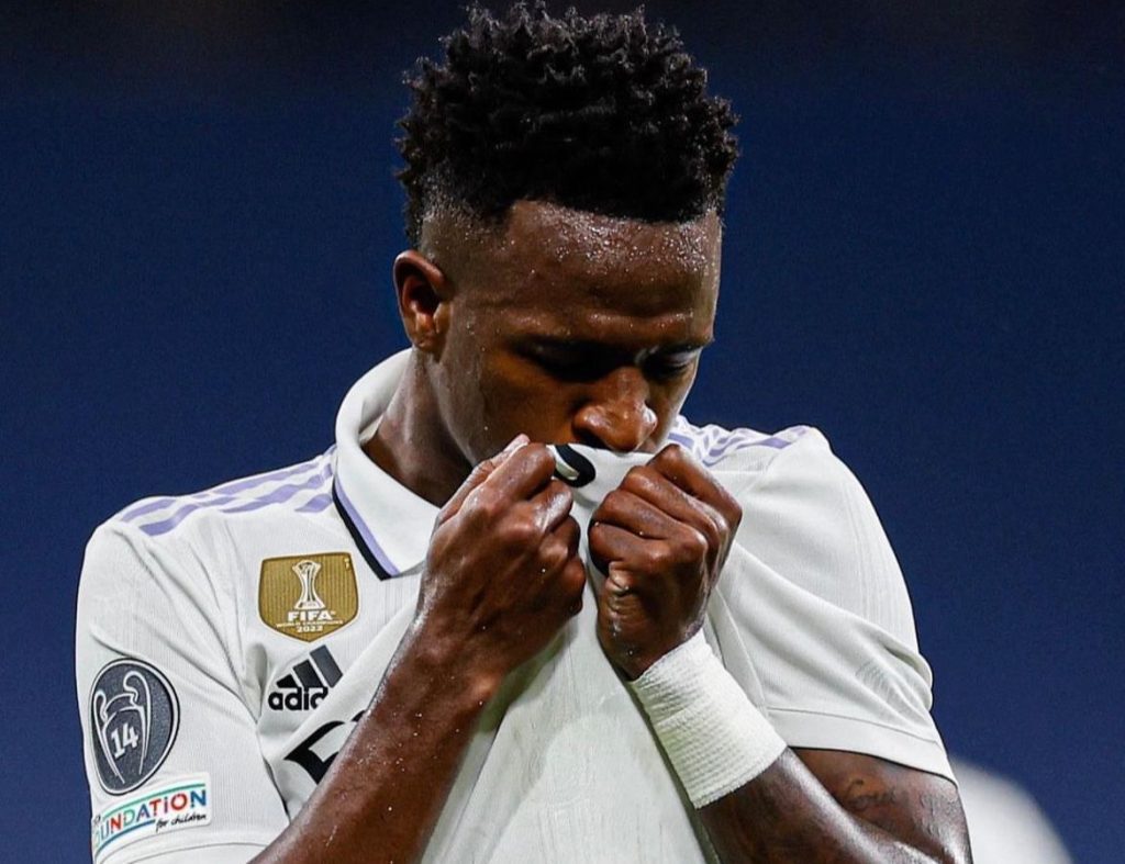 Vinícius Júnior também se manifestou pelas redes sociais