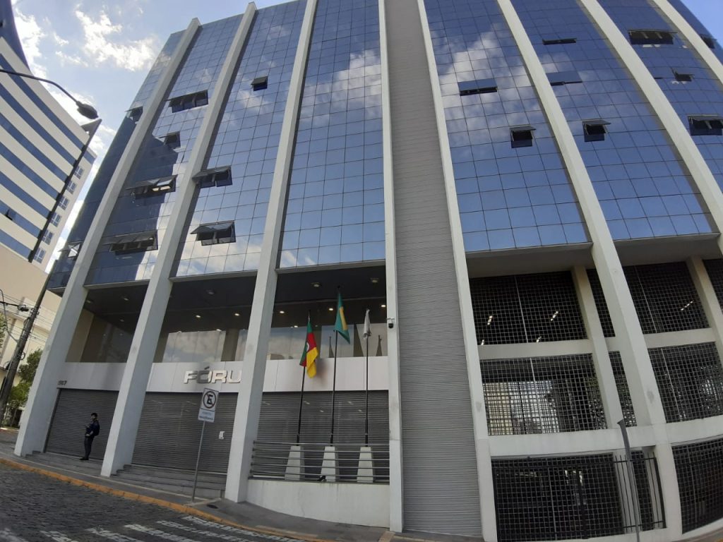 Júri condena acusado de matar morador de rua, em Caxias do Sul