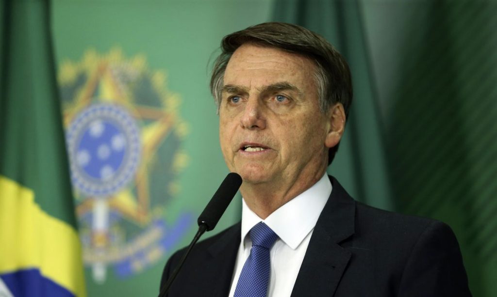 Com placar de 5 a 2, TSE torna Bolsonaro inelegível por oito anos