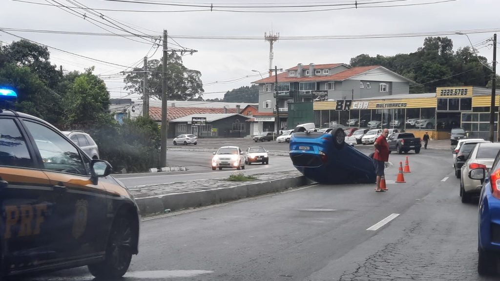 capotamento na br 116