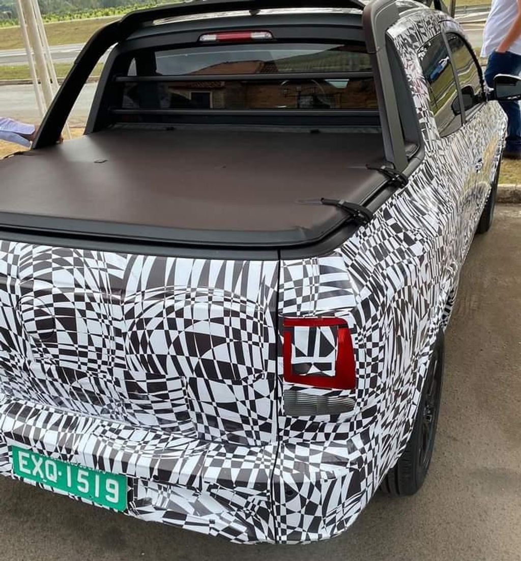 Flagra da nova VW Saveiro 2024