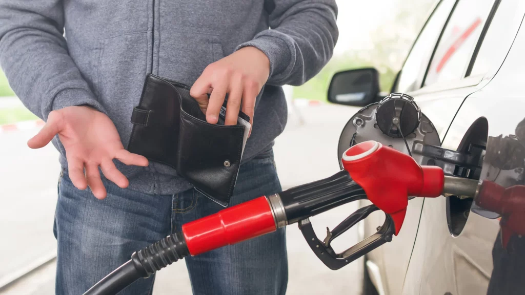 Petrobras reduz preço da gasolina nas refinarias a partir deste sábado