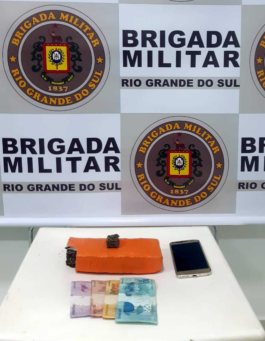 Homem é preso por tráfico de drogas no bairro Santa Marta, em Canela