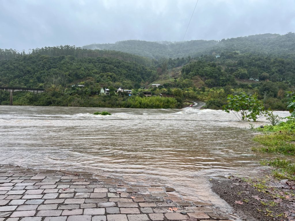 Alagamento da ponte é problema antigo na região (Foto: Tália Bergamin Kemerich /Prefeitura de Cotiporã)