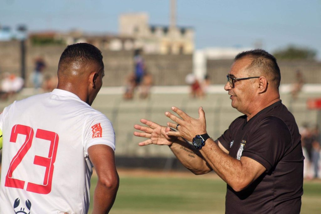 Adelson de Almeida busca levar o time candango à Série C