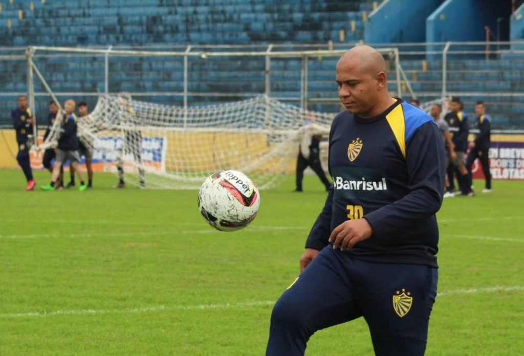 Walter deixou o Pelotas após receber ameaças