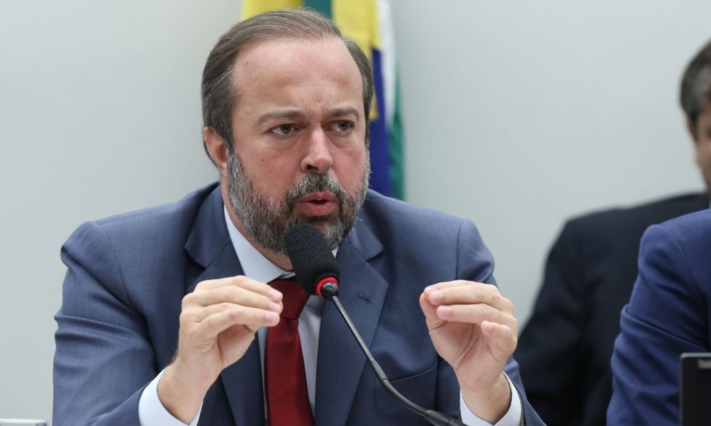 Ministro diz que não há necessidade do horário de verão