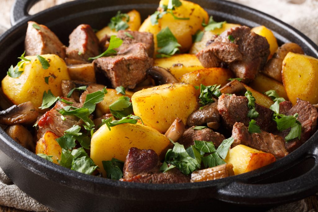 Cozinha Viva: Carne de Panela com Batatas. (Foto: CyberCook)