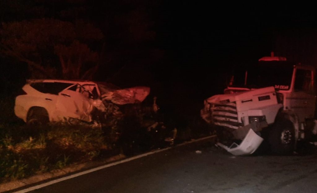 Passageira de caminhonete morre em colisão com caminhão na Rota do Sol, em São Francisco de Paula