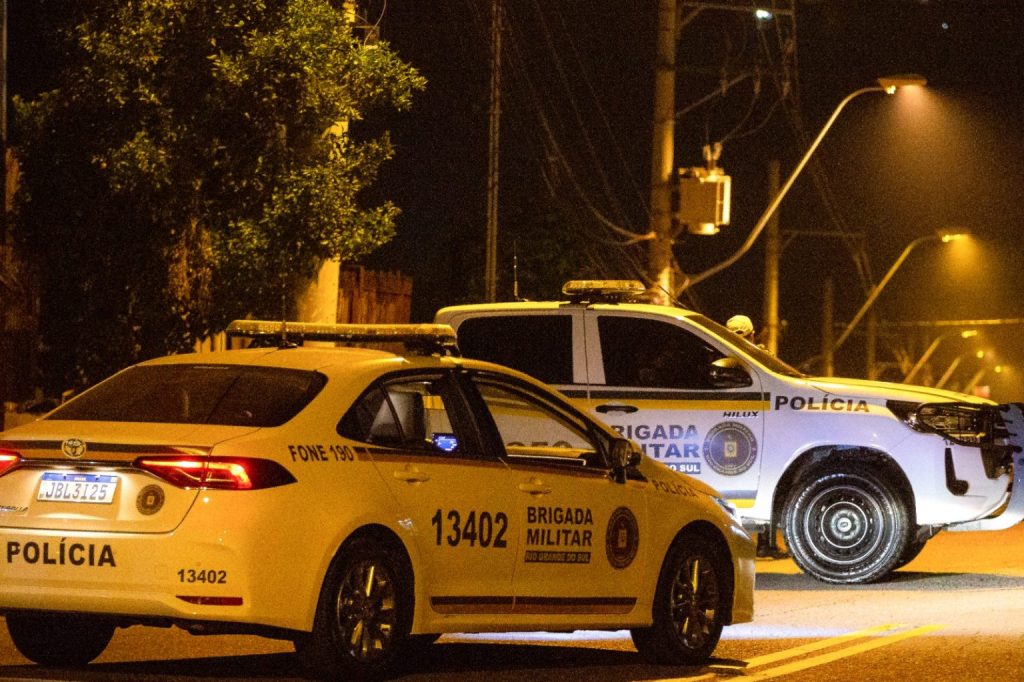 Homem é preso por porte ilegal de arma de fogo na Perimetral, em Caxias do Sul