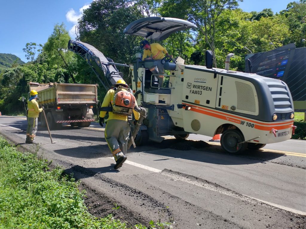 Empresa Gaúcha de Rodovias alerta motoristas para serviços em rodovias da Serra e região das Hortênsias
