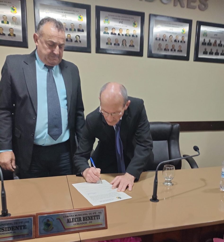 Vice-prefeito de Ipê assume como prefeito até o final da gestão