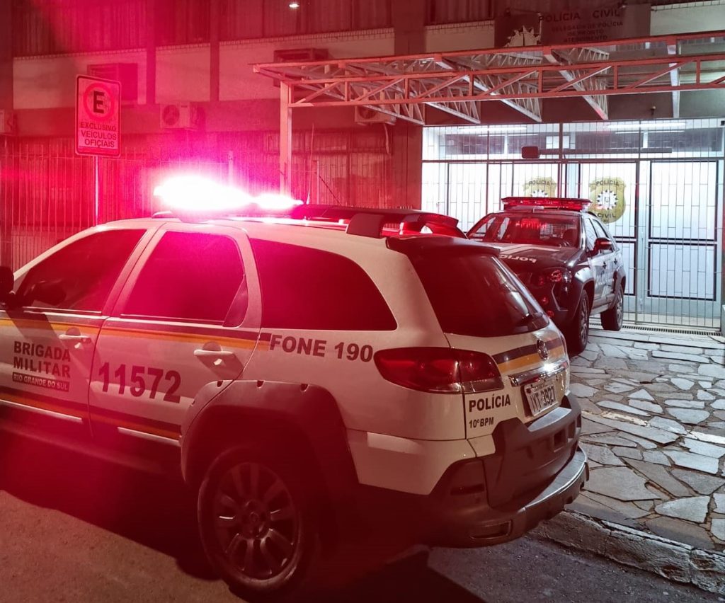 Três foragidos da justiça