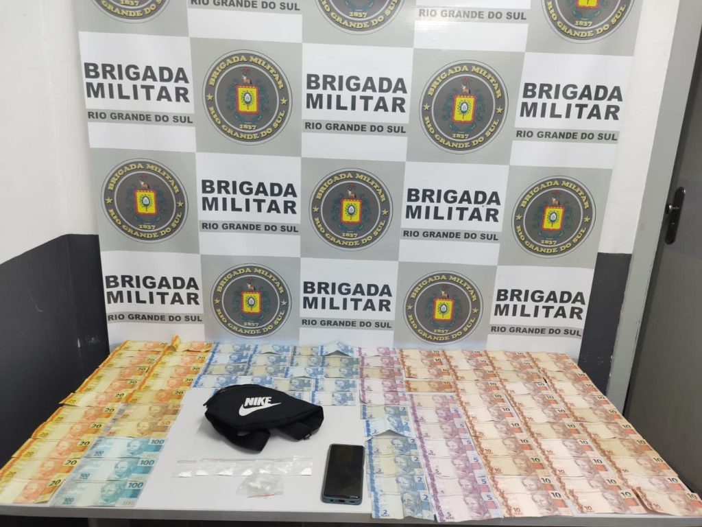 BM prende homem por tráfico de entorpecentes em Caxias do Sul. (Foto: Divulgação)