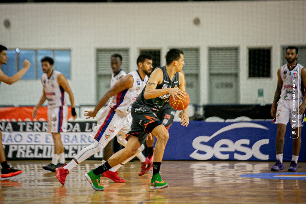Caxias Basquete vence o Fortaleza Basquete Cearense