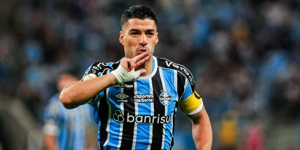 Suárez marca em despedida, e Grêmio vence o Vasco na Arena