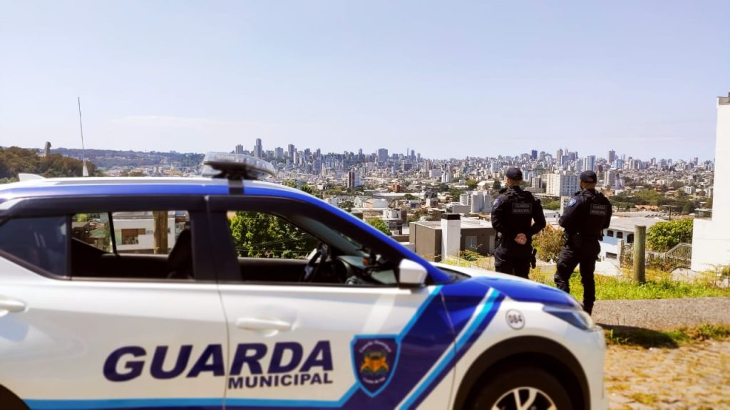 Guarda Municipal prende foragido da justiça na área central de Caxias do Sul
