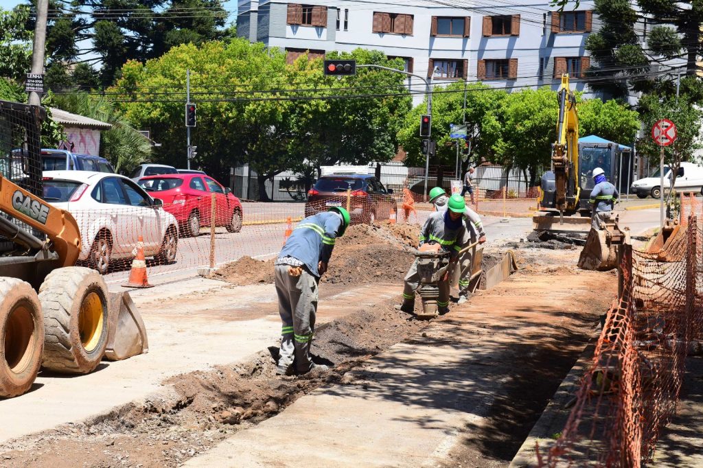 Retomada de obras de saneamento na semana que vem altera o trânsito em Caxias do Sul
