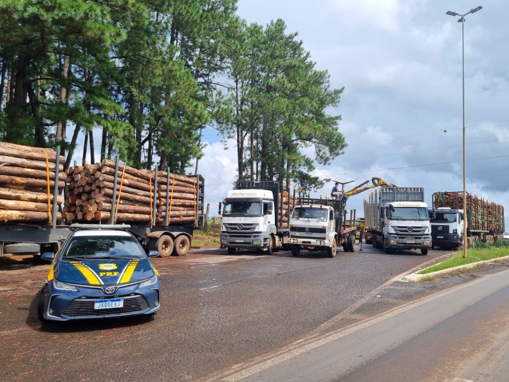 PRF flagra quase 100 toneladas de excesso de peso na BR-116, em Vacaria