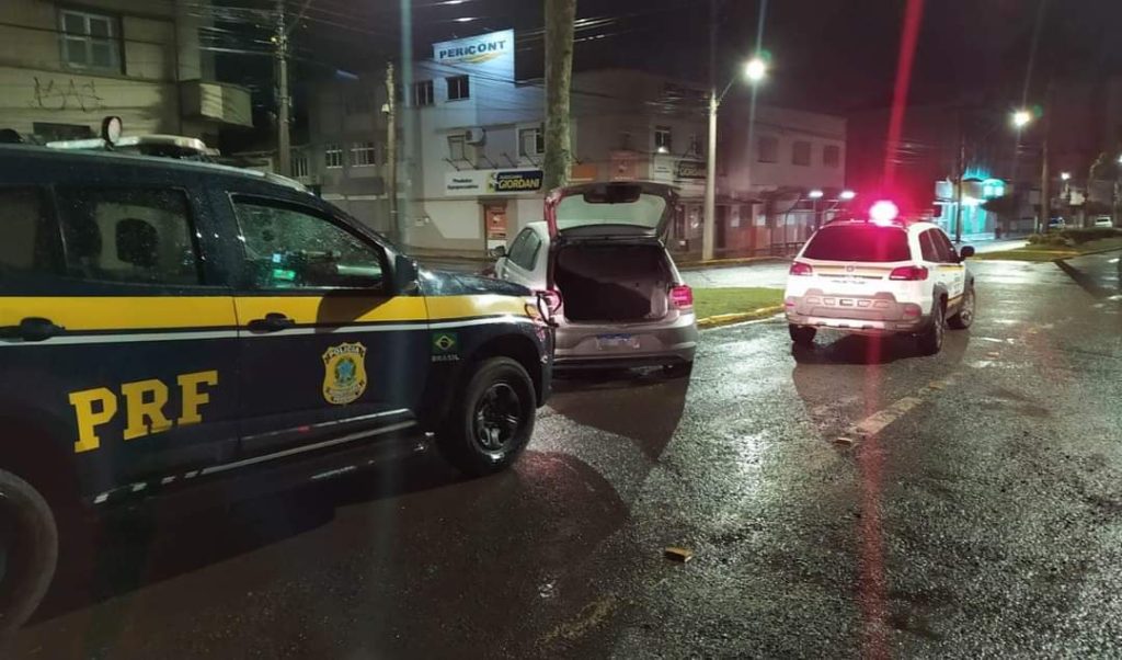 Dois homens são presos com 50 quilos de maconha em Vacaria