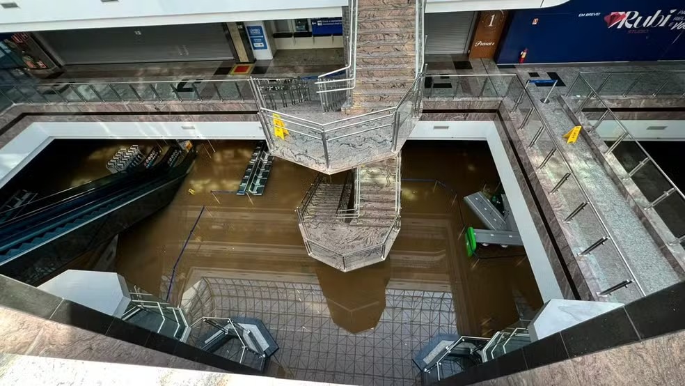 Fraport afirma que não tem prazo para reabertura do aeroporto de Porto Alegre