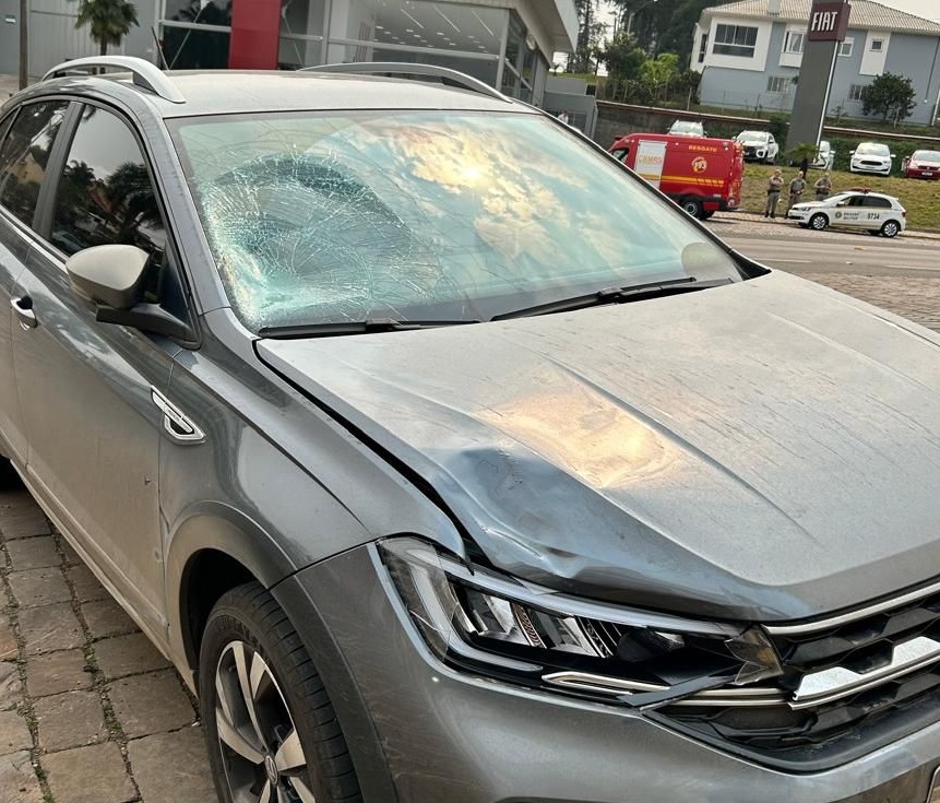 Motorista de carro envolvido no acidente prestou socorro. Foto: Corpos de Bombeiros de Veranópolis, divulgação