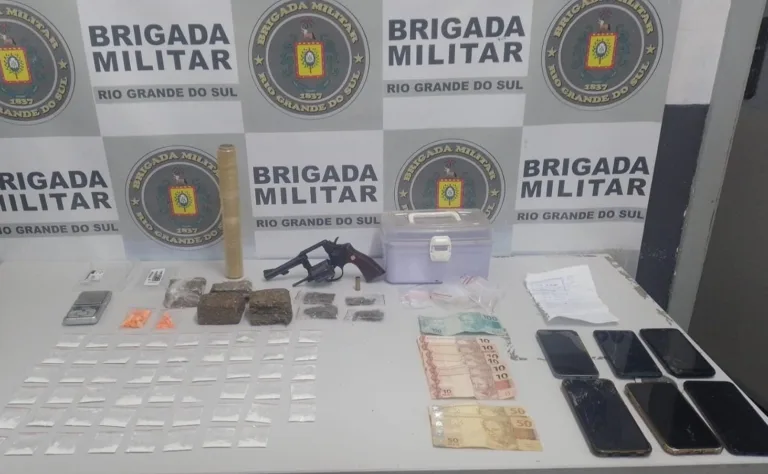 Trio é preso por tráfico de drogas e porte ilegal de arma de fogo em Caxias do Sul