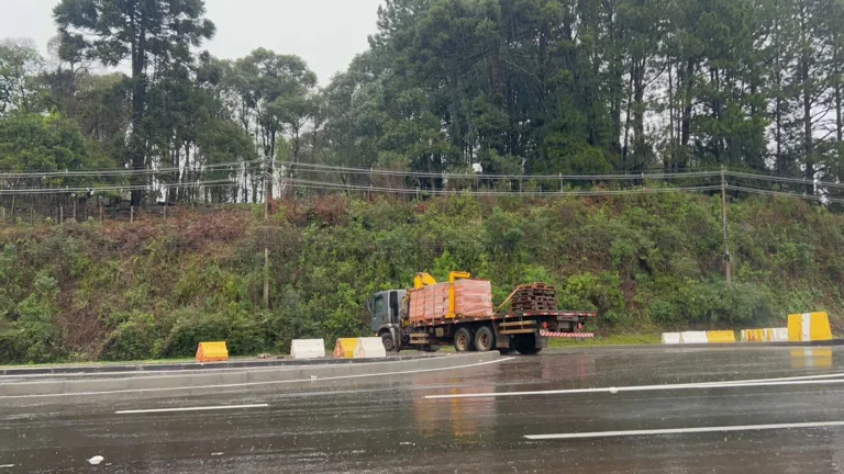 Retorno na ERS-122, entre Caxias do Sul e Farroupilha, é reaberto