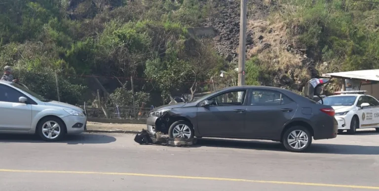 Distração com celular ao volante causa acidente e deixa mulher ferida em Bento Gonçalves