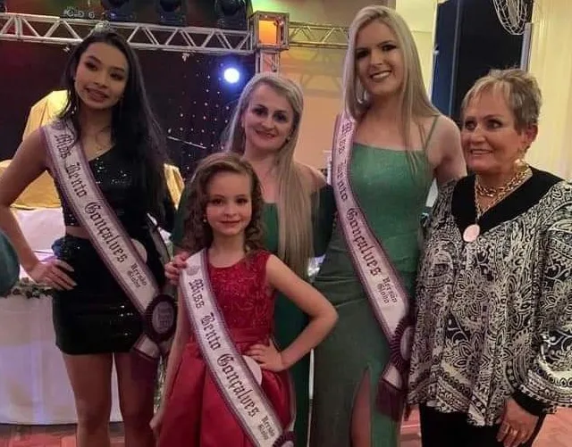 Em 2022, nomeou Camila Seniski como Miss Bento Gonçalves oficial, Emanuelly Kerschner como Miss Bento Infantil e Laura da Rosa Borba como Miss Bento Infanto
Juvenil.