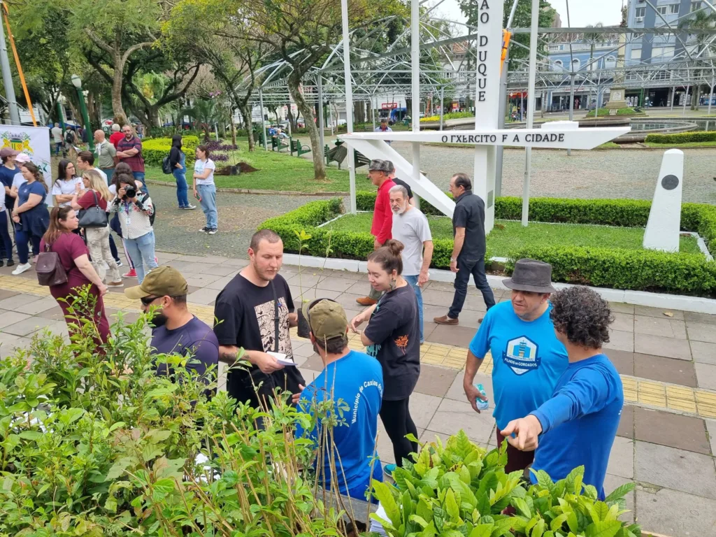 Secretaria promove o plantio de mudas em parques de Caxias do Sul em alusão ao Dia da Árvore