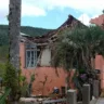 Estrutura de prédio histórico desaba em Santa Tereza