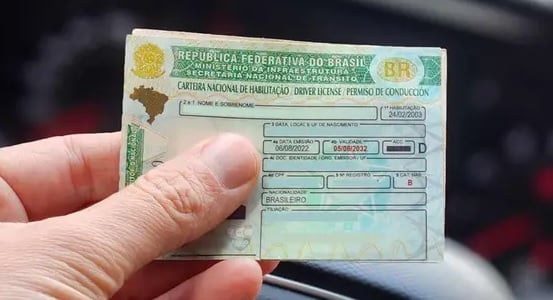 Detran retoma prazos para licenciamento, CNH e serviços de trânsito interrompidos pela enchente