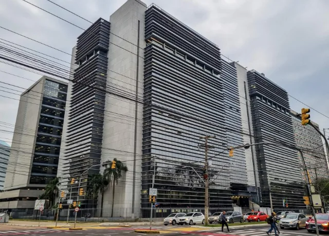 Prédios do TJ e Foro Central, em Porto Alegre, reabrem ao público quatro meses após enchentes